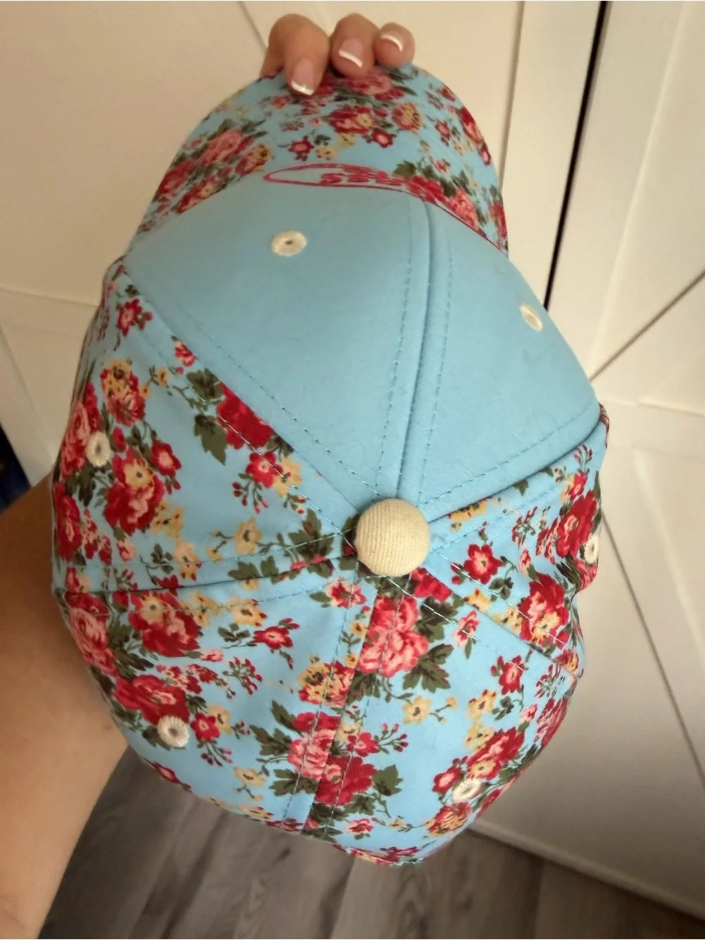 Bass Pro Shops Light Blue & Red Floral Trucker Hat